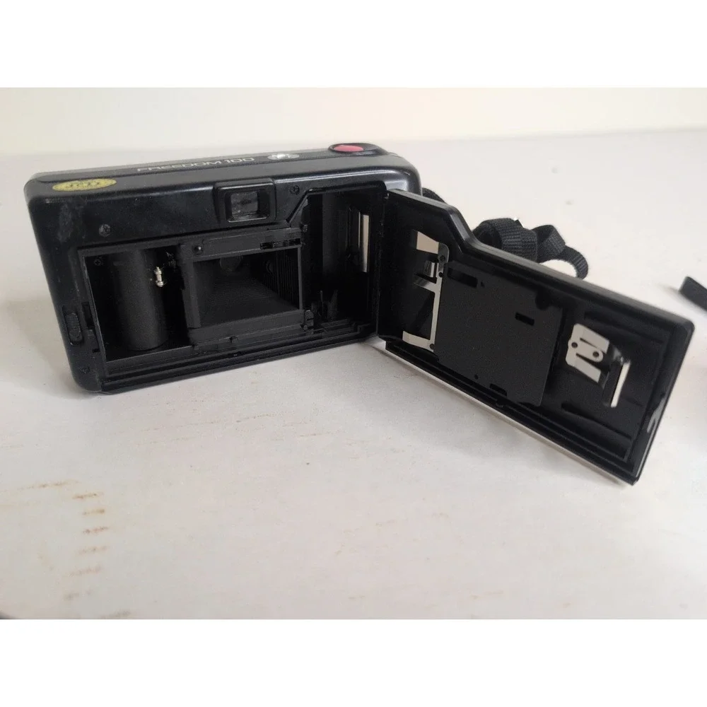 Vtg Camera Lot Kodak Handle Instamatic 20 Minolta Freedom 100 Polaroid 90 Sima